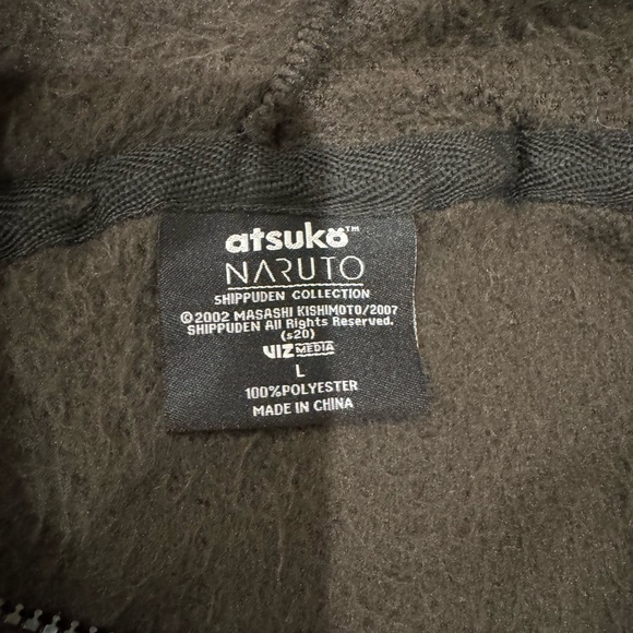 VILLAGE OF THE HIDDEN LEAVES BLACK SHERPA HOODIE - Picture 7 of 7